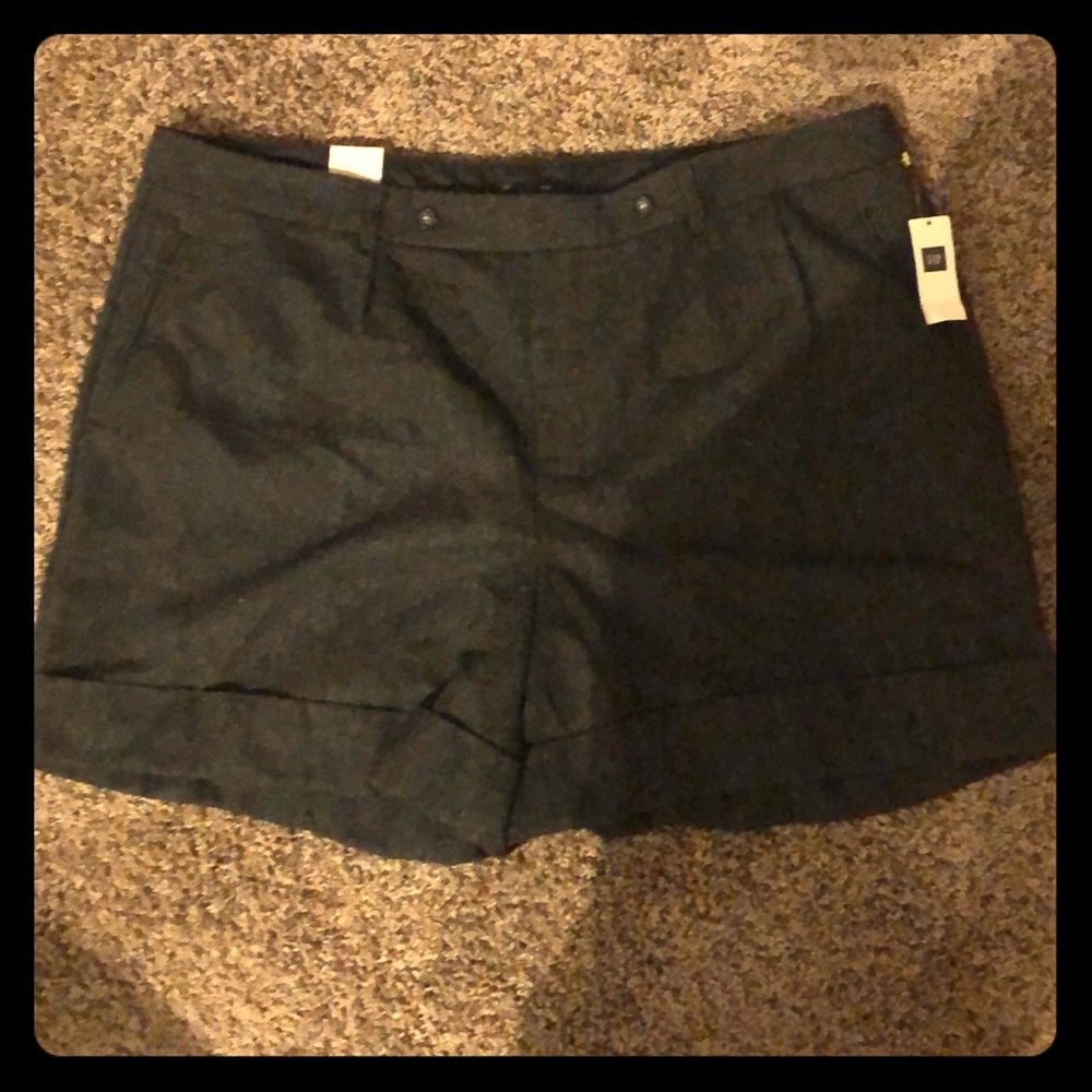 Ladies lined shorts size20 grey colored.